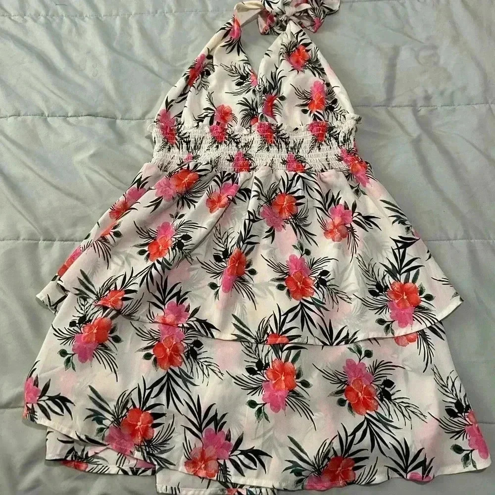 Title: NYC Madden Floral Halter Dress – Size [L]